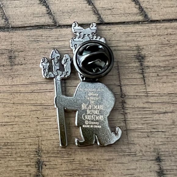 Disney Nightmare Before Christmas Lock Enamel Pin - Picture 5 of 6